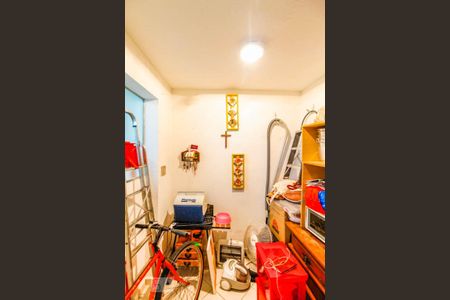 Casa à venda com 199m², 3 quartos e 2 vagas Casa à venda com 199m², 3 quartos e 2 vagasQuarto de Serviço