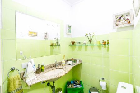 Casa à venda com 199m², 3 quartos e 2 vagas Casa à venda com 199m², 3 quartos e 2 vagasBanheiro de Serviço