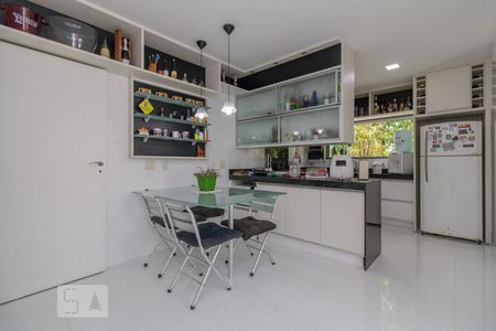 Apartamento à venda com 450m², 4 quartos e 2 vagasCozinha
