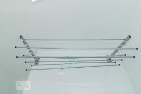 Apartamento à venda com 450m², 4 quartos e 2 vagasDetalhe da Área de Serviço - Varal de Roupas