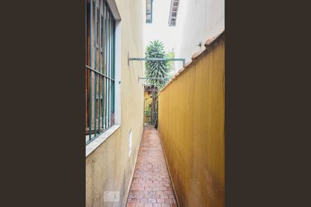 Casa à venda com 180m², 3 quartos e 1 vagaCorredor Lateral