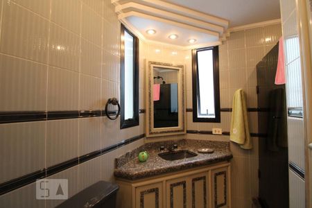 Apartamento à venda com 260m², 4 quartos e 2 vagasBanheiro da Suíte 1