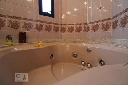 Apartamento à venda com 260m², 4 quartos e 2 vagasBanheiro da Suíte 1