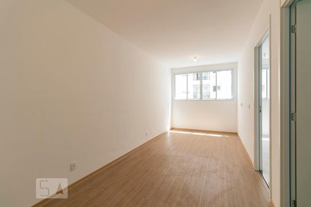 Sala / Dormitório de kitnet/studio para alugar com 1 quarto, 27m² em Brás, São Paulo