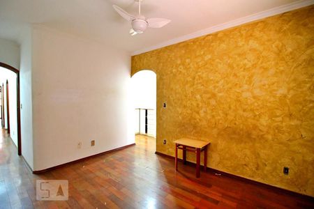 Casa à venda com 185m², 3 quartos e 2 vagasQuarto Suíte