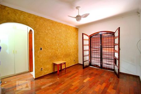 Casa à venda com 185m², 3 quartos e 2 vagasQuarto Suíte