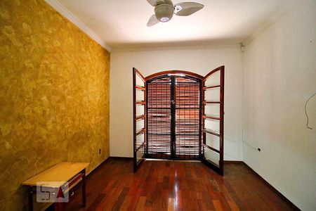 Casa à venda com 185m², 3 quartos e 2 vagasQuarto Suíte