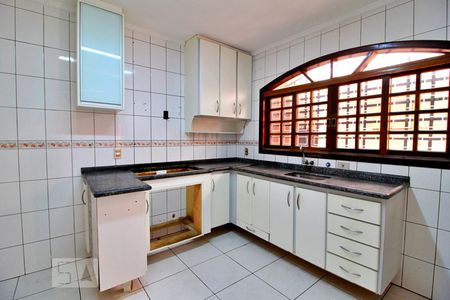 Casa à venda com 185m², 3 quartos e 2 vagasCozinha