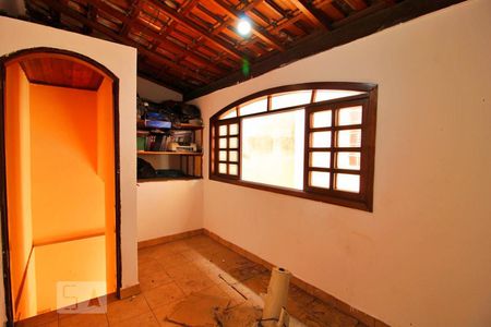 Casa à venda com 185m², 3 quartos e 2 vagasEscritório