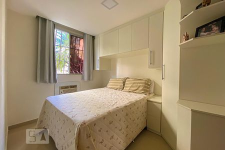 Quarto 1 de kitnet/studio à venda com 2 quartos, 46m² em Vigário Geral, Rio de Janeiro