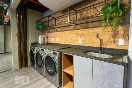 Studio à venda com 40m², 1 quarto e sem vaga Studio à venda com 40m², 1 quarto e sem vagaÁrea comum - Lavanderia