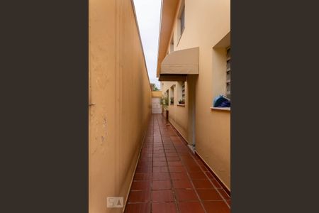 Casa à venda com 300m², 3 quartos e 2 vagas Casa à venda com 300m², 3 quartos e 2 vagasCorredor Lateral