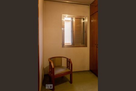 Casa à venda com 300m², 3 quartos e 2 vagas Casa à venda com 300m², 3 quartos e 2 vagasCloset Suíte 1