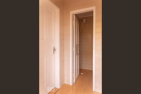 Casa à venda com 300m², 3 quartos e 2 vagas Casa à venda com 300m², 3 quartos e 2 vagasÁrea de Serviço 2