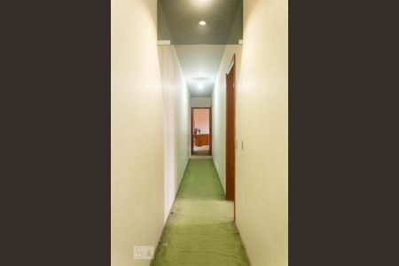 Casa à venda com 300m², 3 quartos e 2 vagas Casa à venda com 300m², 3 quartos e 2 vagasCorredor