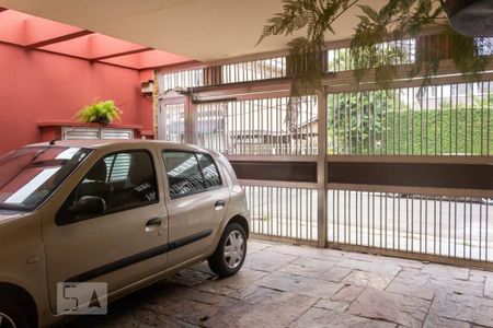 Casa à venda com 300m², 3 quartos e 2 vagas Casa à venda com 300m², 3 quartos e 2 vagasGaragem