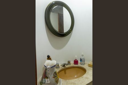 Casa à venda com 300m², 3 quartos e 2 vagas Casa à venda com 300m², 3 quartos e 2 vagasLavabo