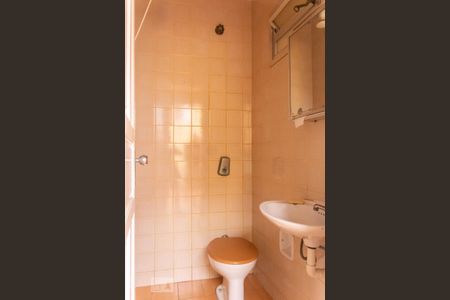 Casa à venda com 300m², 3 quartos e 2 vagas Casa à venda com 300m², 3 quartos e 2 vagasÁrea de Serviço 2