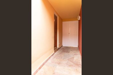 Casa à venda com 300m², 3 quartos e 2 vagas Casa à venda com 300m², 3 quartos e 2 vagasEntrada