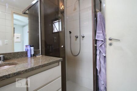 Apartamento à venda com 98m², 3 quartos e 1 vagaBox banheiro da suíte