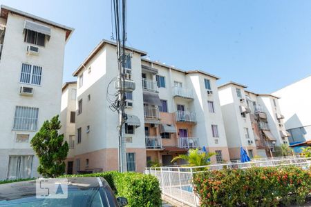 Apartamento à venda com 52m², 3 quartos e 1 vaga Apartamento à venda com 52m², 3 quartos e 1 vagaFachada
