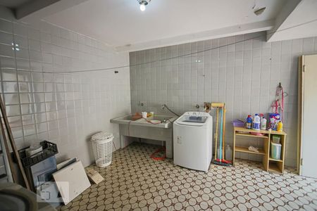 Casa à venda com 250m², 4 quartos e 5 vagasLavanderia