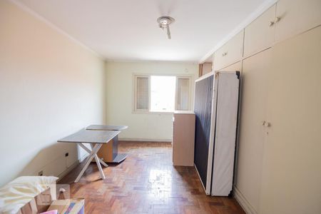 Casa à venda com 250m², 4 quartos e 5 vagasEdicula Quarto