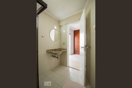 Apartamento à venda com 108m², 4 quartos e 3 vagas Apartamento à venda com 108m², 4 quartos e 3 vagasBanheiro da Suíte 1