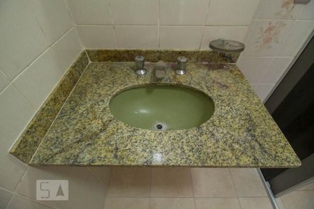 Apartamento à venda com 108m², 4 quartos e 3 vagas Apartamento à venda com 108m², 4 quartos e 3 vagasBanheiro da Suíte 2