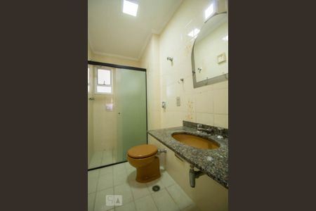 Apartamento à venda com 108m², 4 quartos e 3 vagas Apartamento à venda com 108m², 4 quartos e 3 vagasBanheiro