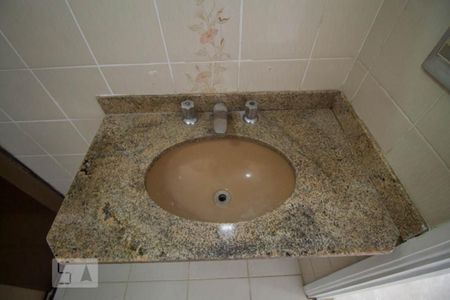 Apartamento à venda com 108m², 4 quartos e 3 vagas Apartamento à venda com 108m², 4 quartos e 3 vagasBanheiro da Suíte 1