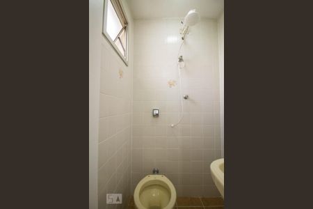 Apartamento à venda com 108m², 4 quartos e 3 vagas Apartamento à venda com 108m², 4 quartos e 3 vagasBanheiro de Serviço