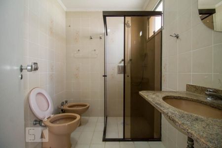 Apartamento à venda com 108m², 4 quartos e 3 vagas Apartamento à venda com 108m², 4 quartos e 3 vagasBanheiro da Suíte 1