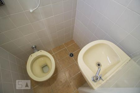 Apartamento à venda com 108m², 4 quartos e 3 vagas Apartamento à venda com 108m², 4 quartos e 3 vagasBanheiro de Serviço