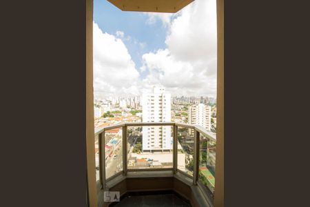Apartamento à venda com 108m², 4 quartos e 3 vagas Apartamento à venda com 108m², 4 quartos e 3 vagasVaranda