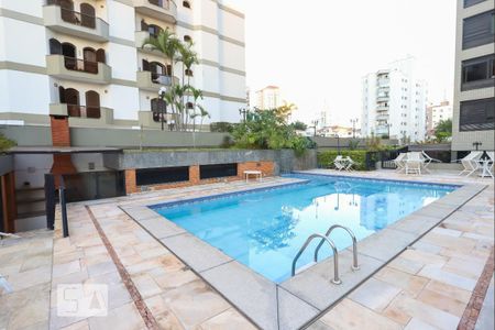 Apartamento à venda com 260m², 4 quartos e 4 vagas Apartamento à venda com 260m², 4 quartos e 4 vagasÁrea comum - Piscina