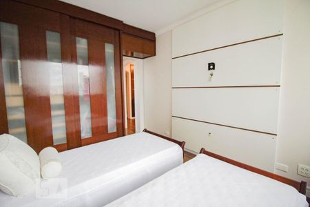 Apartamento à venda com 260m², 4 quartos e 4 vagas Apartamento à venda com 260m², 4 quartos e 4 vagasquarto