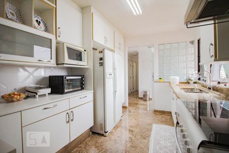 Apartamento à venda com 260m², 4 quartos e 4 vagas Apartamento à venda com 260m², 4 quartos e 4 vagasCozinha