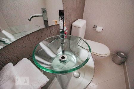 Apartamento à venda com 260m², 4 quartos e 4 vagas Apartamento à venda com 260m², 4 quartos e 4 vagasLavabo