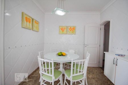 Apartamento à venda com 260m², 4 quartos e 4 vagas Apartamento à venda com 260m², 4 quartos e 4 vagasCozinha