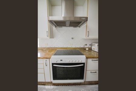 Apartamento à venda com 260m², 4 quartos e 4 vagas Apartamento à venda com 260m², 4 quartos e 4 vagasCozinha