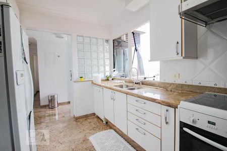 Apartamento à venda com 260m², 4 quartos e 4 vagas Apartamento à venda com 260m², 4 quartos e 4 vagasCozinha