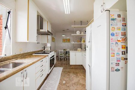 Apartamento à venda com 260m², 4 quartos e 4 vagas Apartamento à venda com 260m², 4 quartos e 4 vagasCozinha