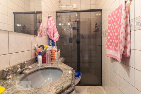 Casa à venda com 149m², 3 quartos e 4 vagas Casa à venda com 149m², 3 quartos e 4 vagasBanheiro