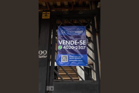 Casa à venda com 149m², 3 quartos e 4 vagas Casa à venda com 149m², 3 quartos e 4 vagasFachada