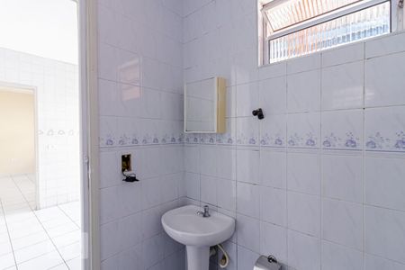 Banheiro  de casa para alugar com 1 quarto, 50m² em Vila Guarani (z Sul), São Paulo