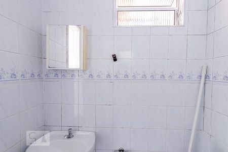 Banheiro  de casa para alugar com 1 quarto, 50m² em Vila Guarani (z Sul), São Paulo