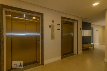 Apartamento à venda com 40m², 2 quartos e 1 vaga Apartamento à venda com 40m², 2 quartos e 1 vagaHall social