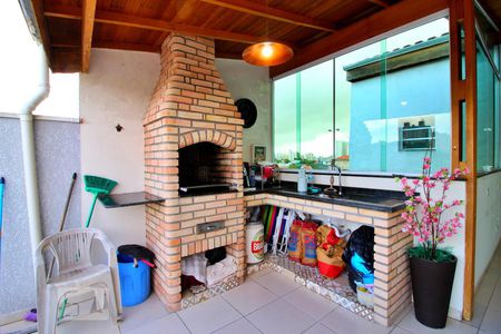 Apartamento à venda com 100m², 2 quartos e 2 vagasChurrasqueira