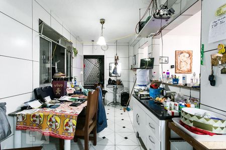 Casa à venda com 160m², 2 quartos e 2 vagas Casa à venda com 160m², 2 quartos e 2 vagasCozinha